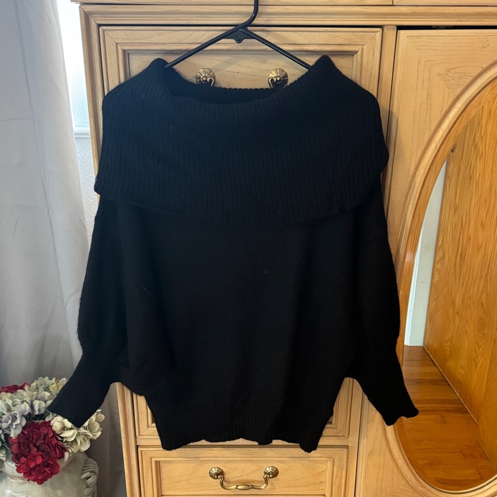 Express Design Studio Sweater - image 1